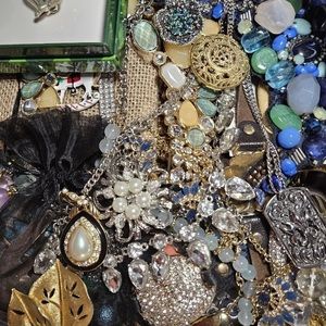 1/2 lb Un-searched jewelry